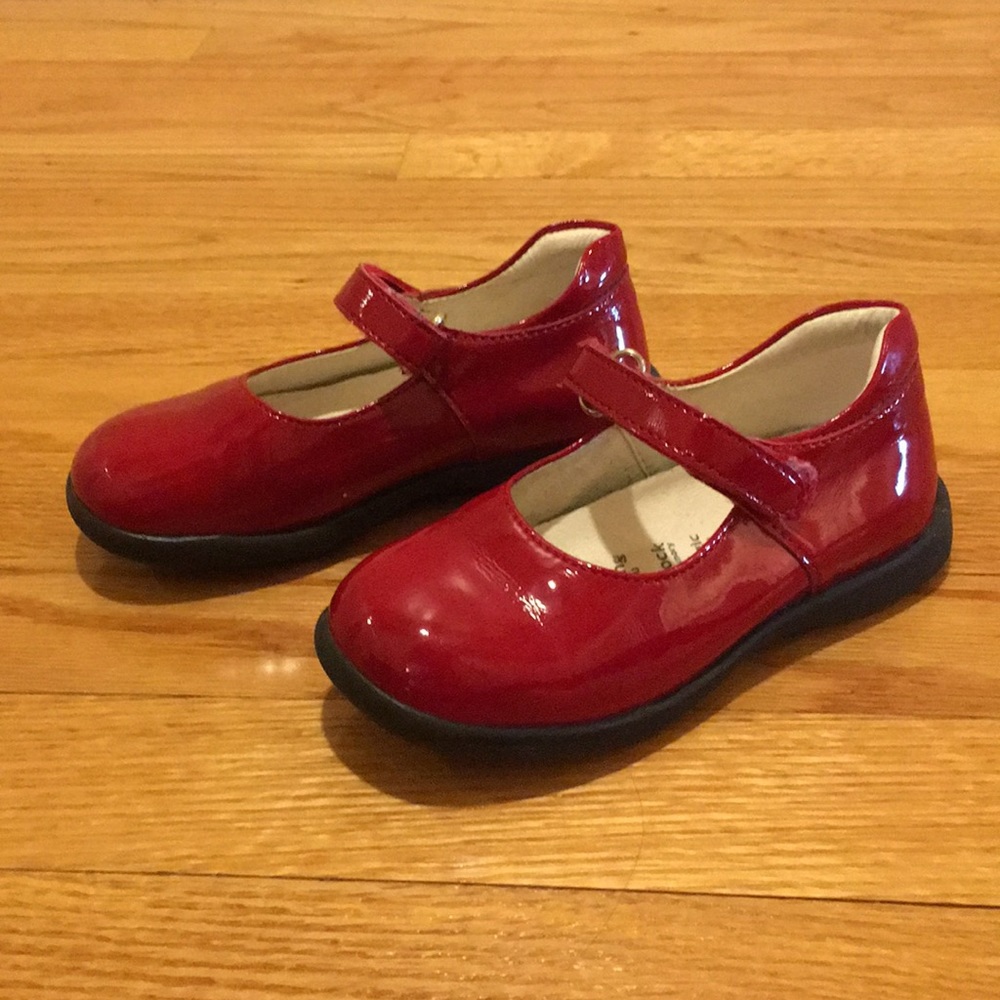 Red patent leather Primigi Mary Janes, size 26 (9)
